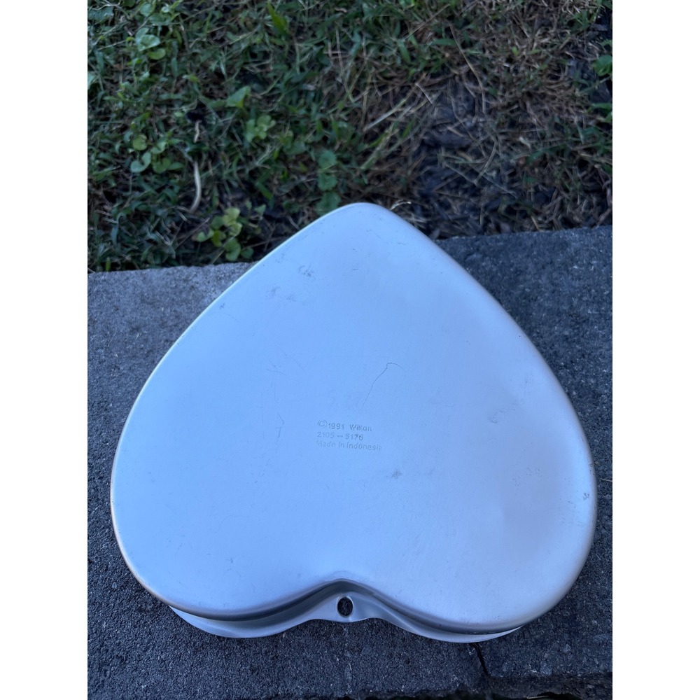 Wilton All-Occasion Heart Cake Pan 9 x 2 Aluminum Vintage 1991 2105-5176 - Picture 4 of 4